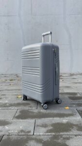 Чемодан Bizon H08 серый, большой (L) compact